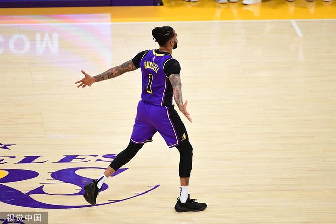 关于雄鹿逆袭击败湖人詹皇生涯首遭被掀的信息 关于雄鹿逆袭击败湖人詹皇生涯首遭被掀的信息