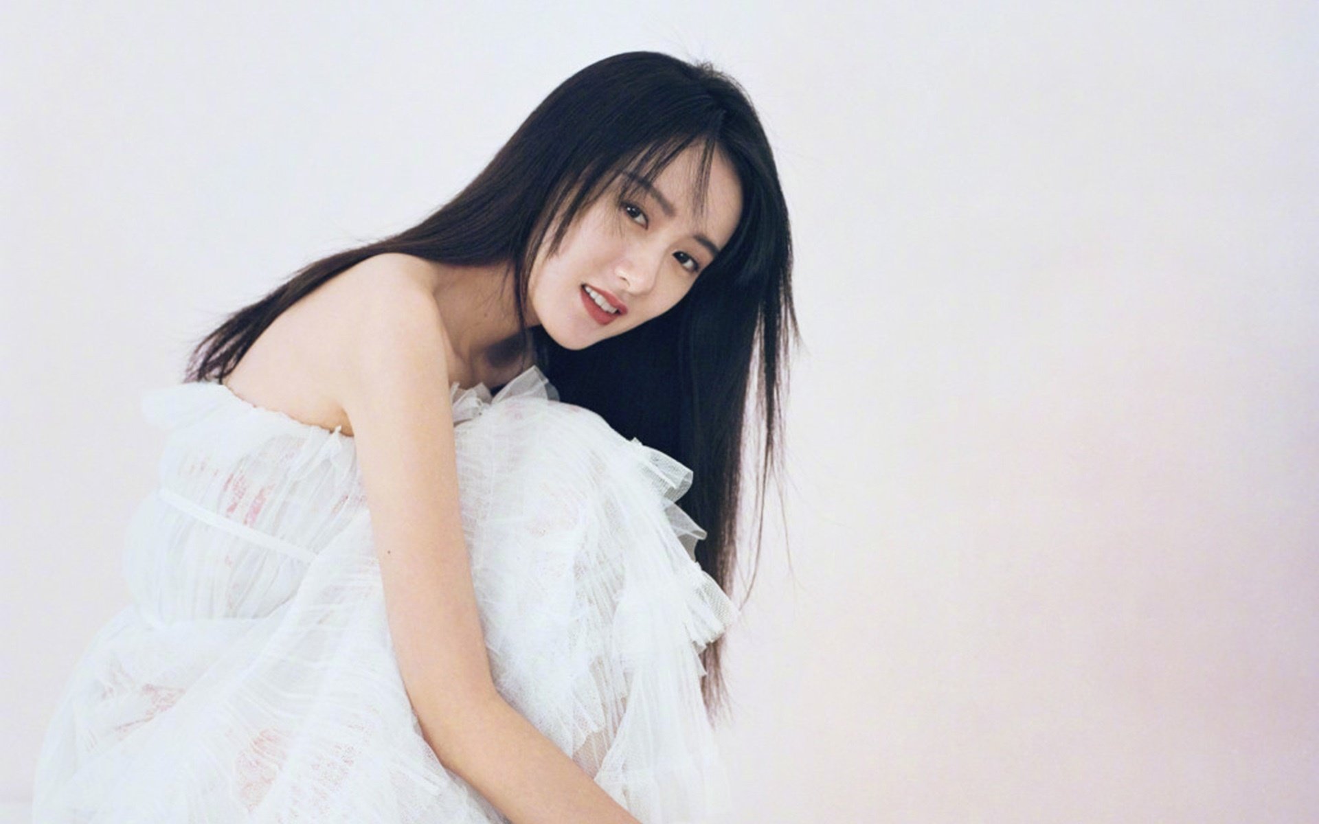 黄潜风暴席卷冰岛,德里赫特赛道称王—一场体育跨界幻想曲