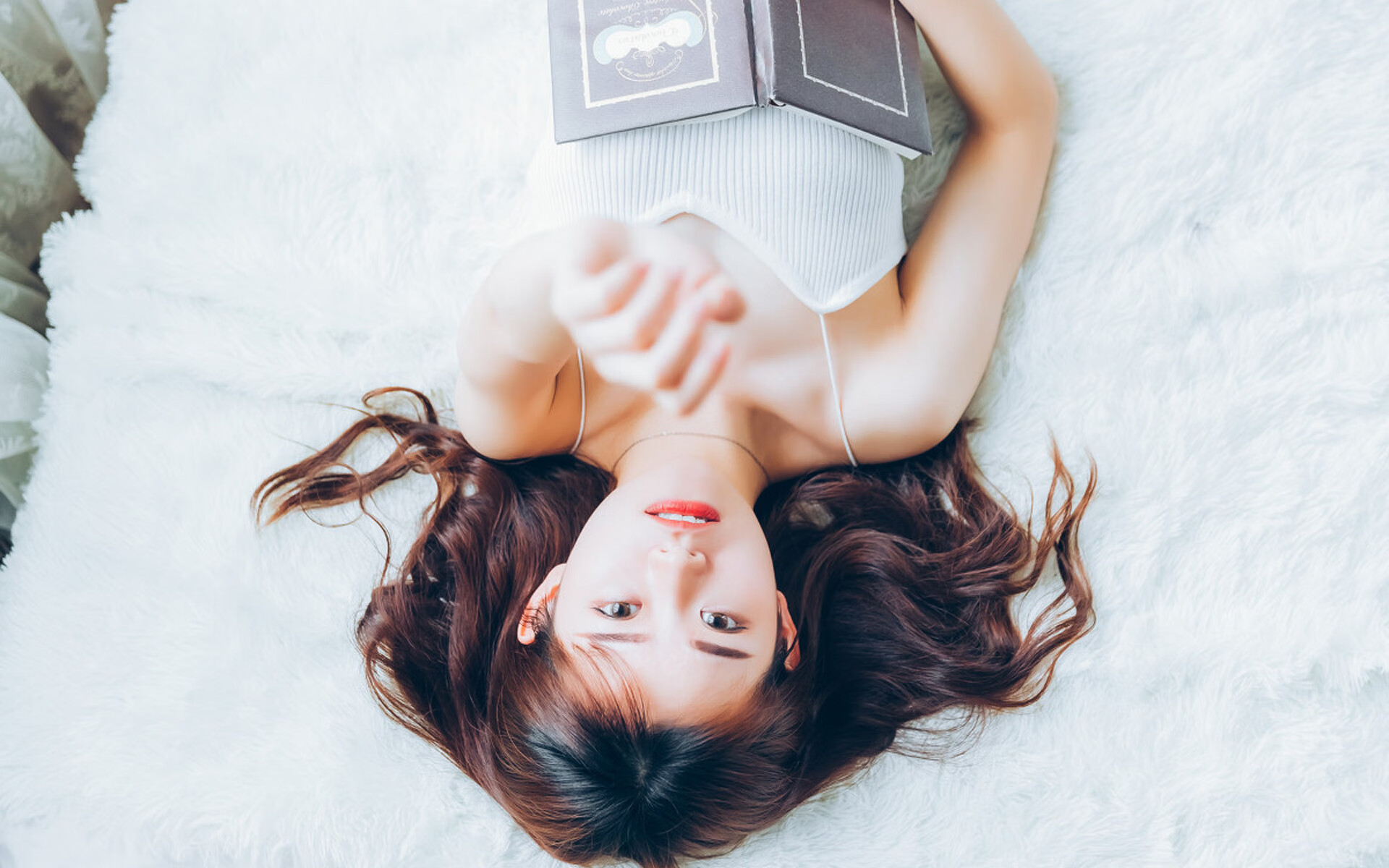 雷火电竞官网-绝境鏖战！曼城移师波哥大高原，厄德高雨夜一剑封喉