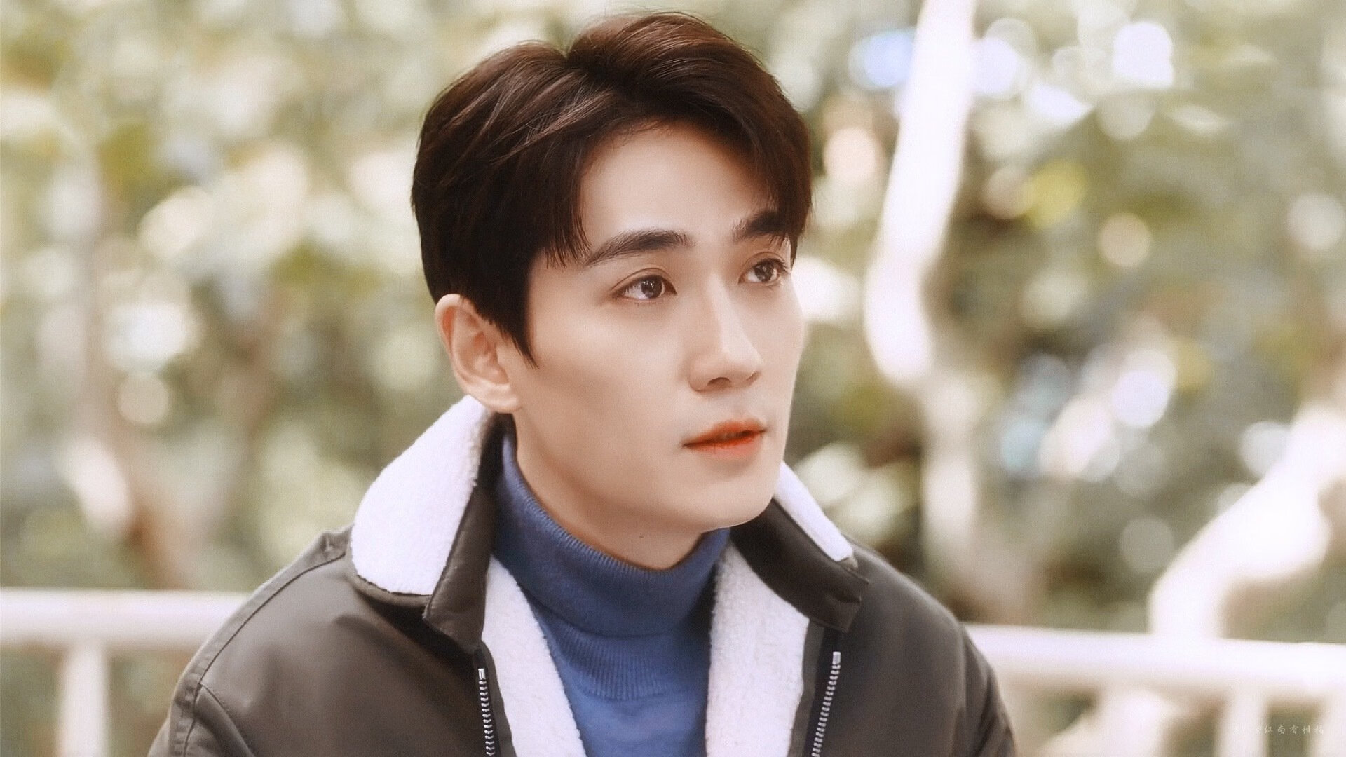 老将稳舵新军破浪,钢铁防线绞杀巨星,雷霆关键战突围湖人